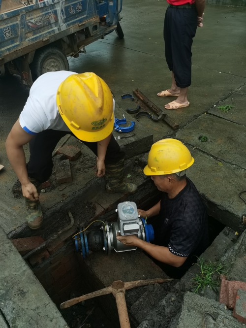 江西吉安水务集团战高温斗酷暑 多措并举保供水鼎博下载注册